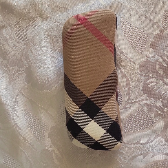 Burberry Accessories - Burberry Glasses Case